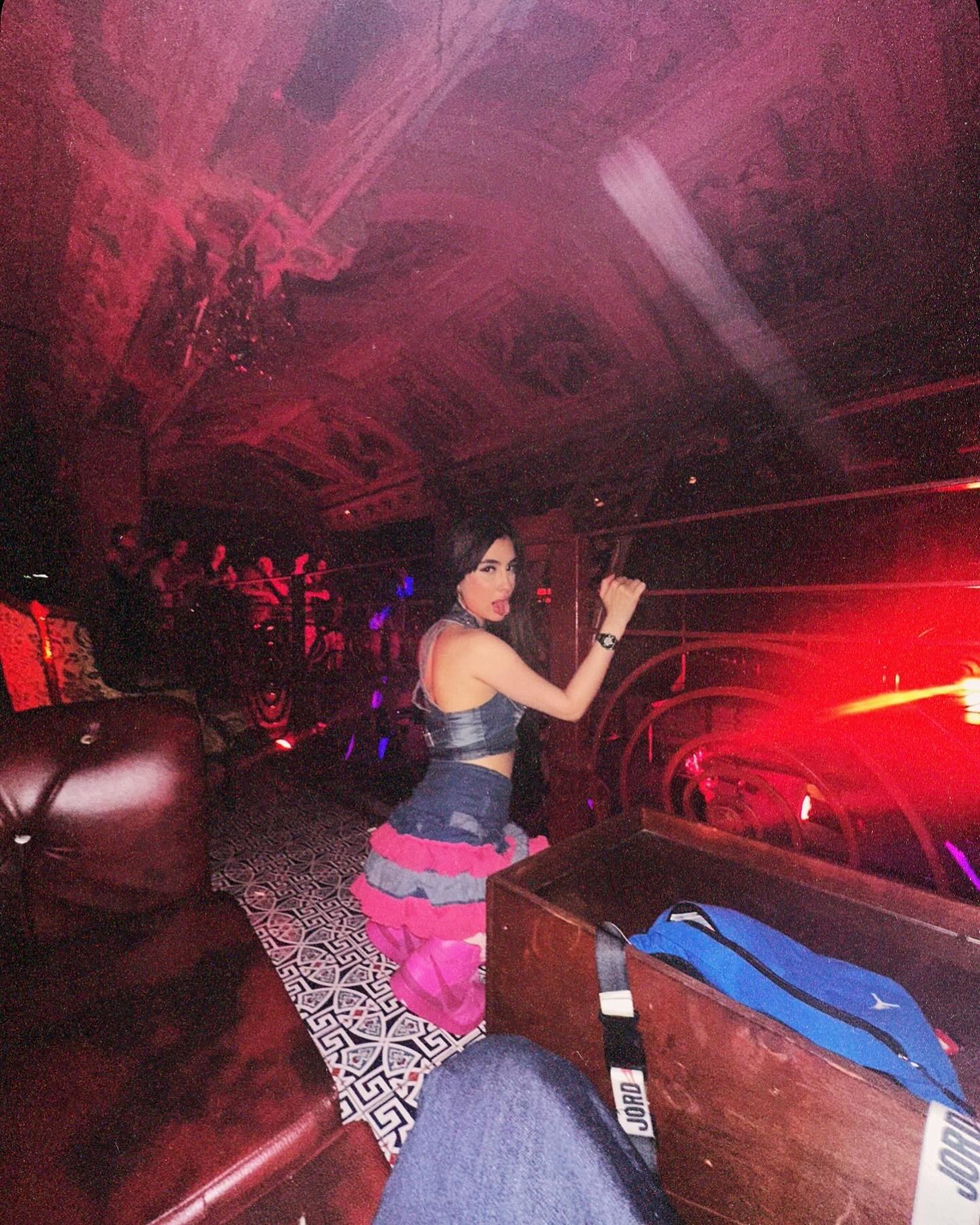 💮
