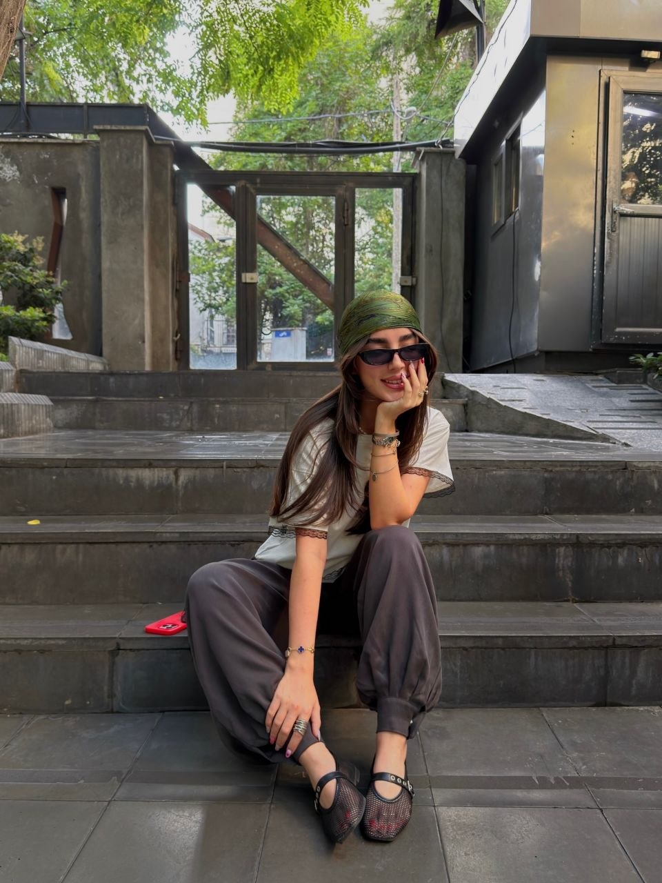 دنیا قشنگه تو سختش نکن 🤍🌼