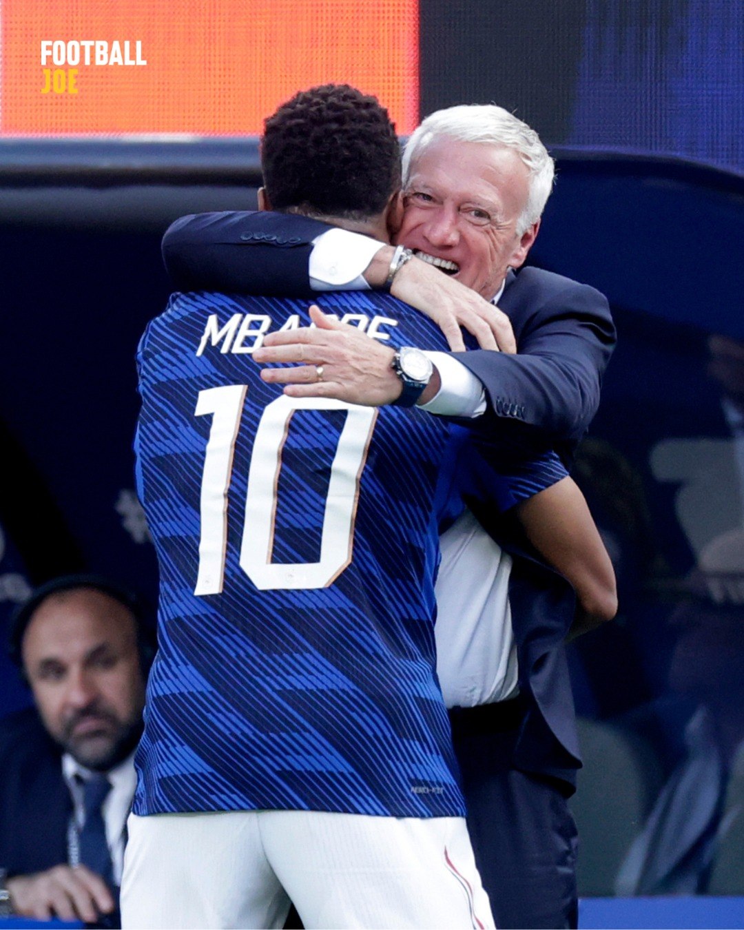 This is beautiful from Kylian Mbappe. After scoring the opener v Sweden, he ran straight to the boss Didier Deschamps...