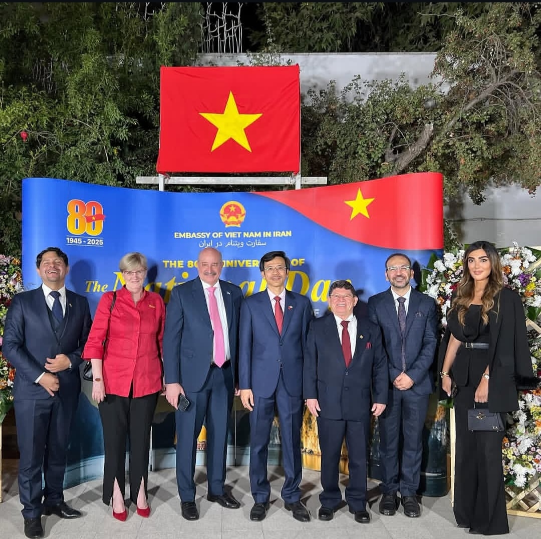یادگاری بماند از دعوت سفارت ویتنام 🌹