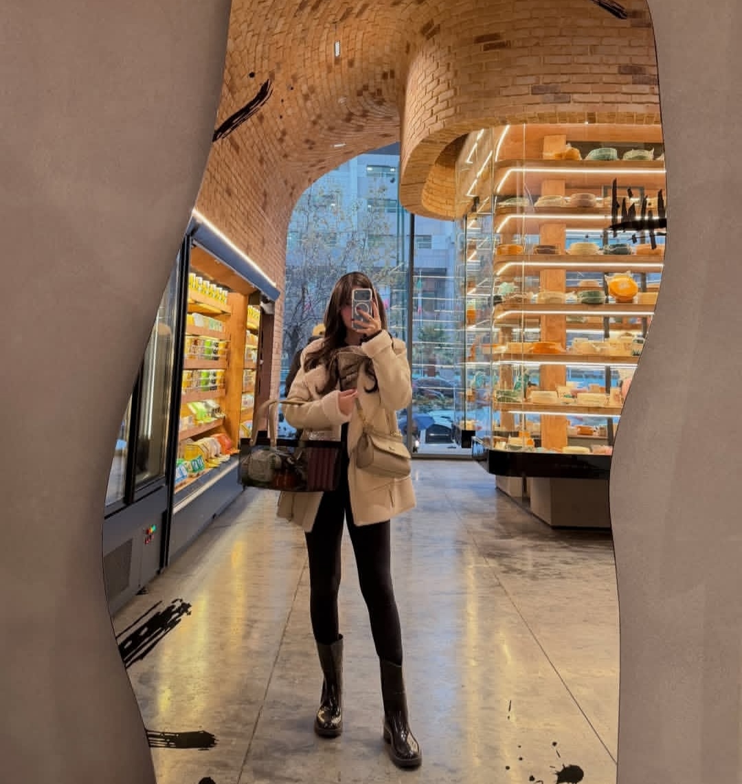 یعنی کسی هست بیشتر از من از خرید لذت ببره !؟😊🛍️