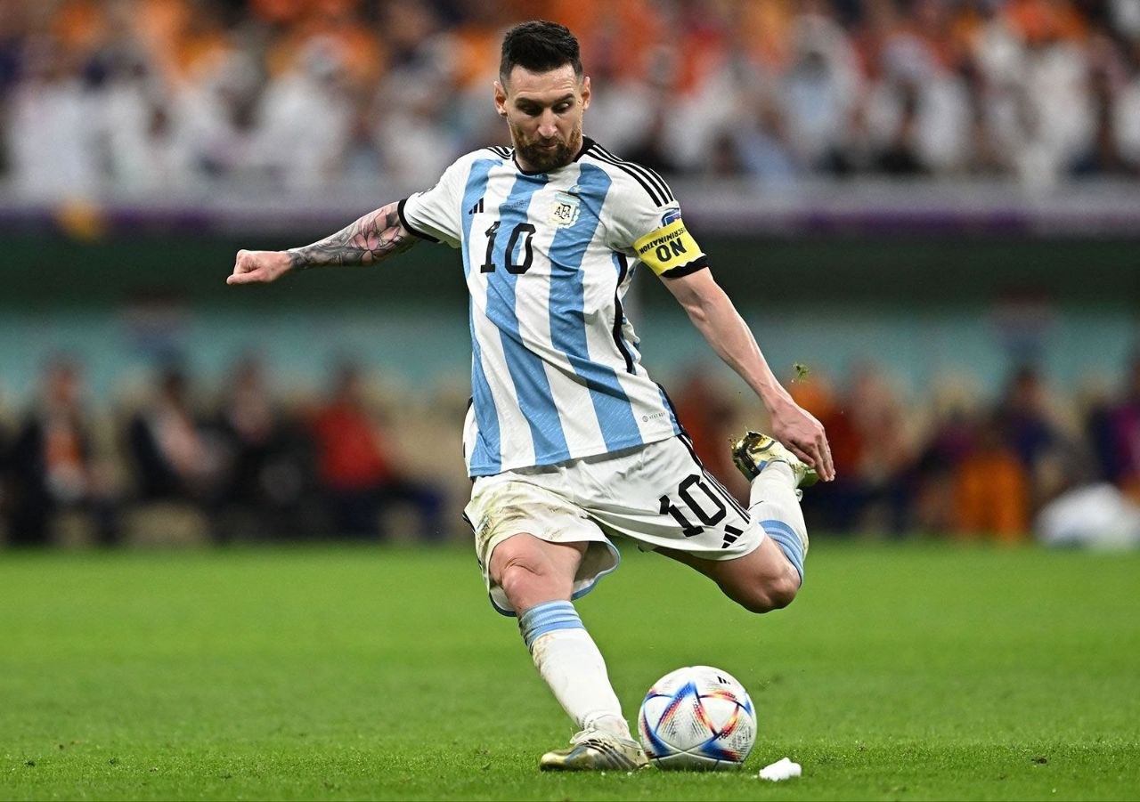 🇦🇷روایت مسی از شبی که آرژانتین زنده ماند: ⏺صادقانه بگویم، بازی بسیار سختی بود. آنها به‌خوبی پرس می‌کردند و اجازه نم...