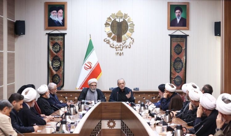 🔺️🔻پزشکیان: اگر رهبری دستور میدادند مذاکره نشود قطعاً اطاعت میکردیم 🔹️رئیسجمهور با اشاره به برخی اتهامات مبنی ب...