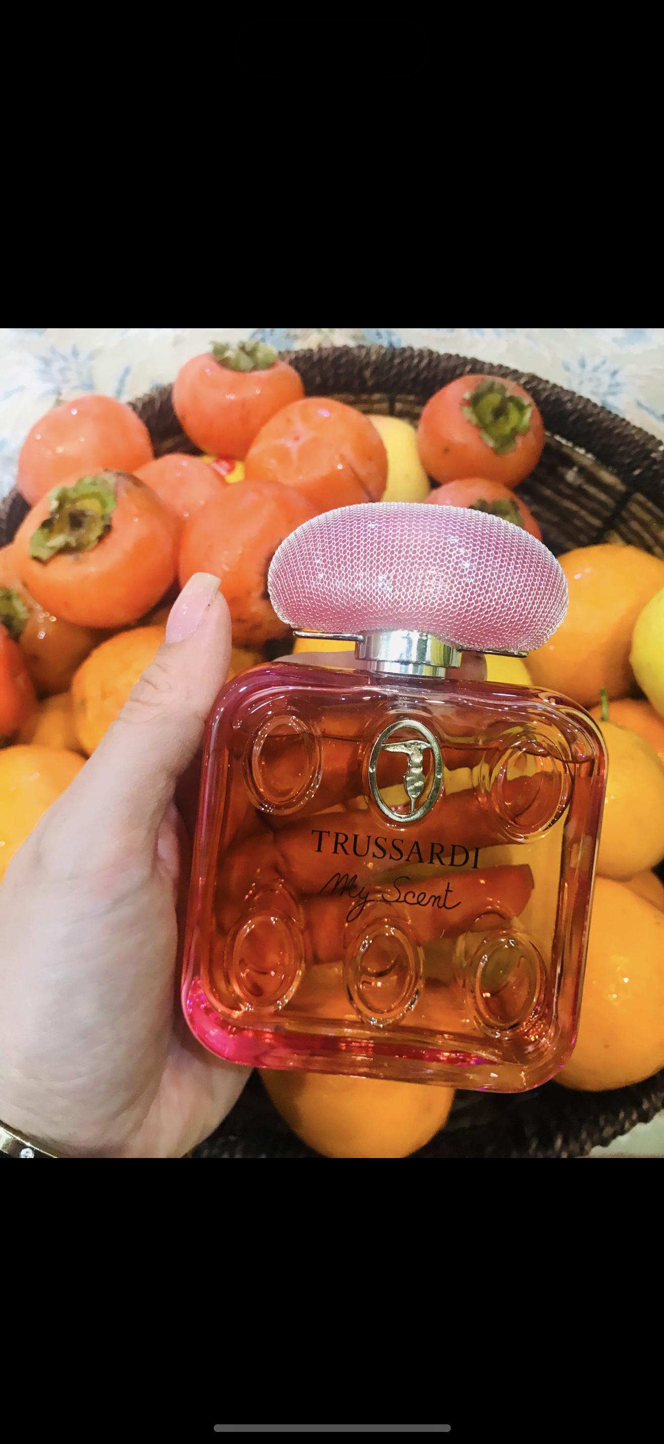 نه عطر مى زنى كه مرا مست تركنى
نه الكلى كه داخل خونم اثر كنى
ريحان و رازيانه وهل، رز، -نه - كاش كه
جان مرابه ...