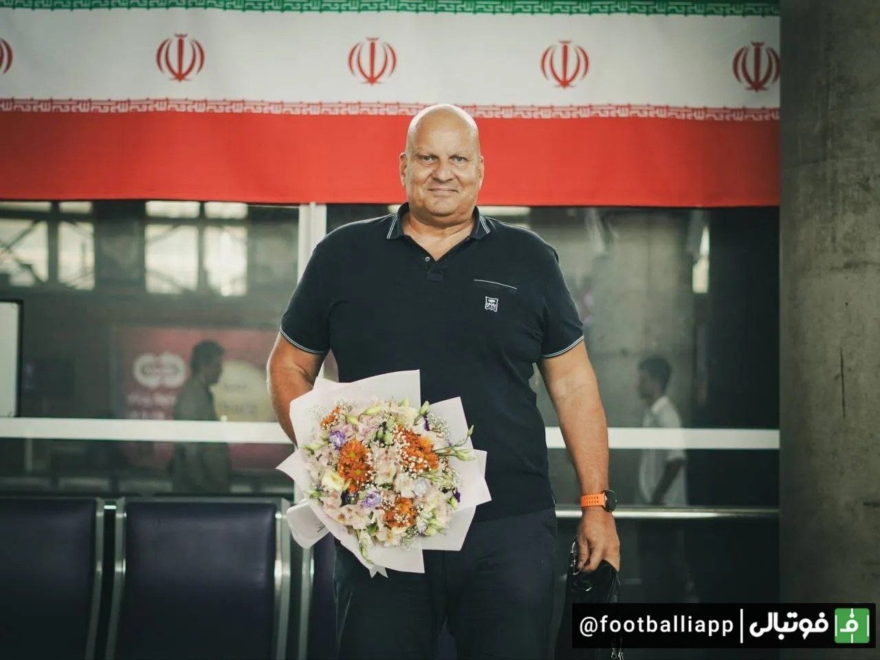 🔻سرمربی کروات به ایران آمد
کلاییچ، سرمربی جدید تیم ملی هندبال ایران بعد از امضای قرارداد ظهر امروز (سه شنبه) وارد ت...
